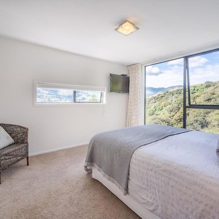 Million Dollar View - Takamatua Holiday Home أكارو المظهر الخارجي الصورة